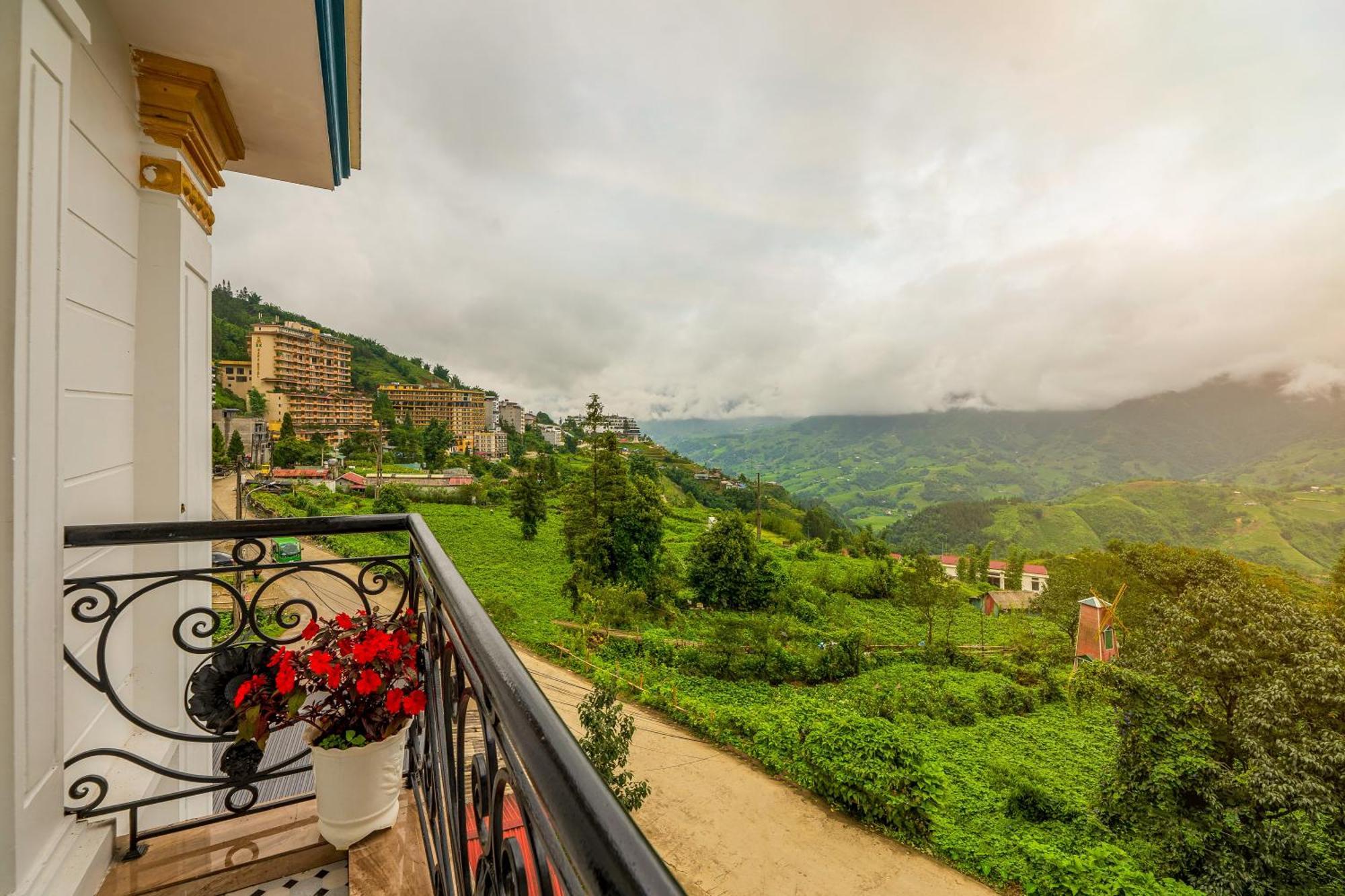 Sapa Praha Hotel Екстер'єр фото